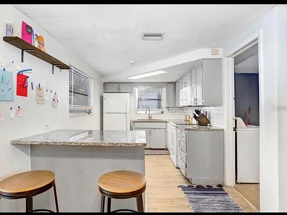 4th image of 9040 Lunar Ln