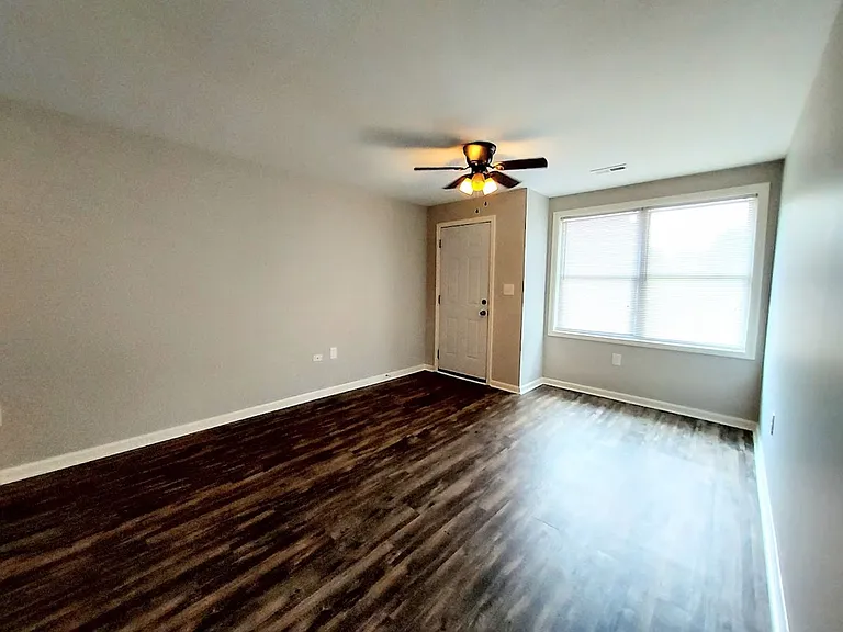 505 W Main St — Photo 17
