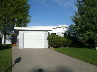 954 Teton Ave, Shelby, MT 59474