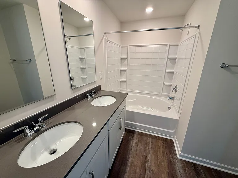 1608 Secrest Commons Dr — Photo 18