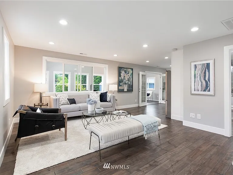 2323 SW 114th St — Photo 2