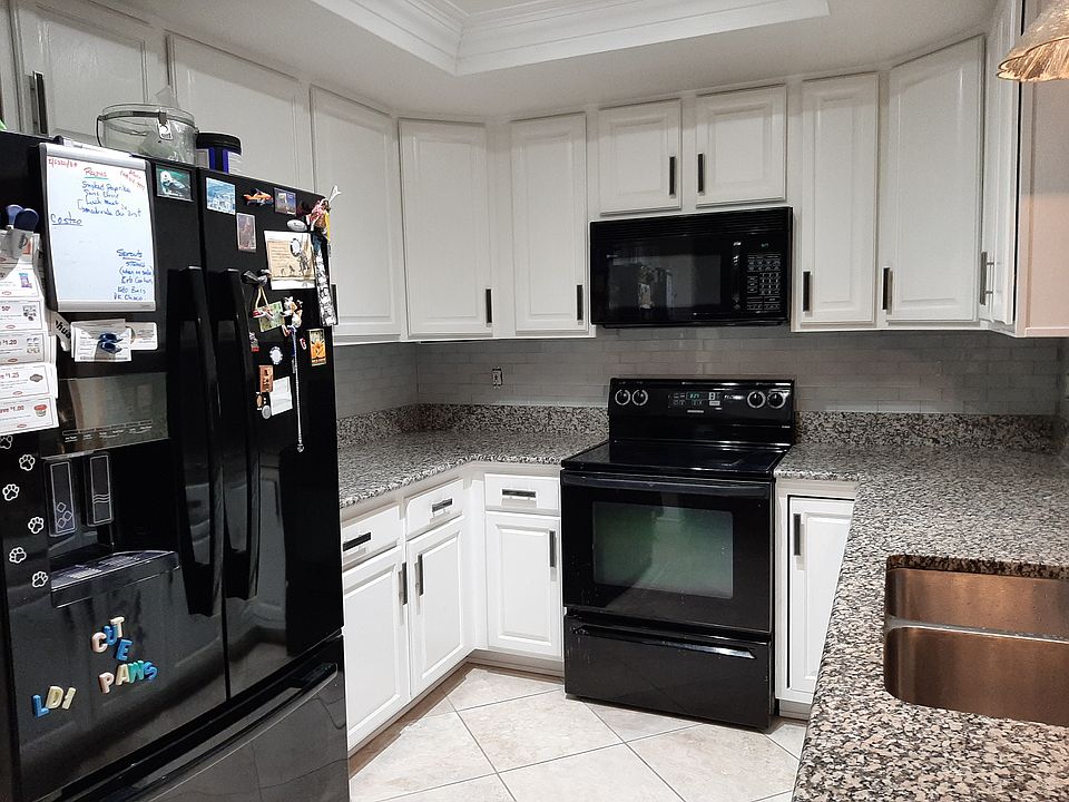 New Subway tile backsplash