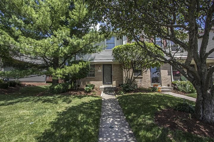 1st image of 516 E Foxtrail Cres