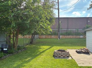 120 S Manitou Ave, Clawson, MI 48017