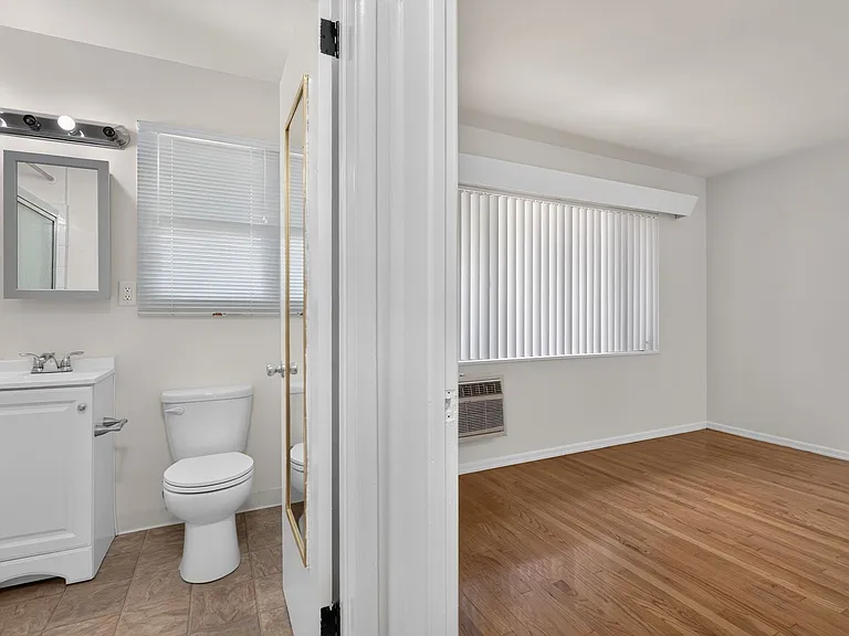 425 S Los Robles Ave — Photo 25