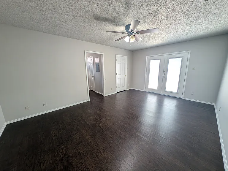 115 Meadowview Dr #4 — Photo 8