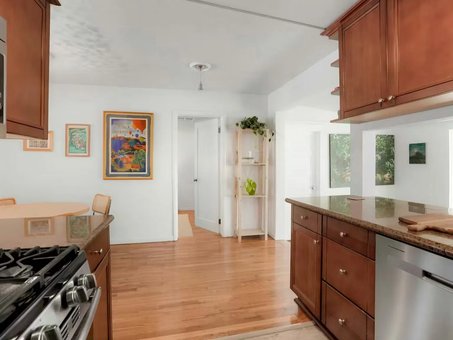3 bed, 1300 sqft, $3,800 — Photo 3