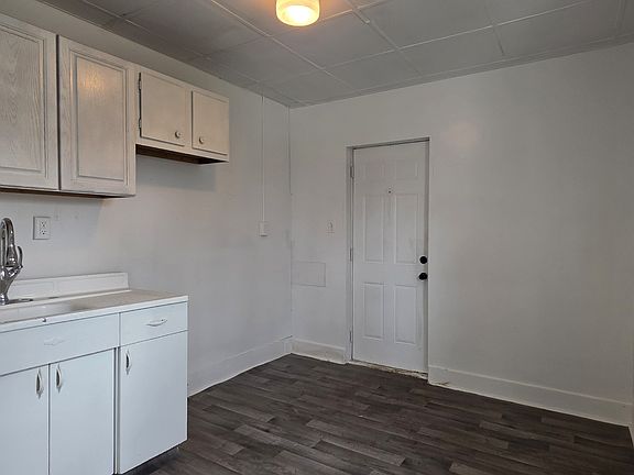 4th image of 101 N 13th St #11557845