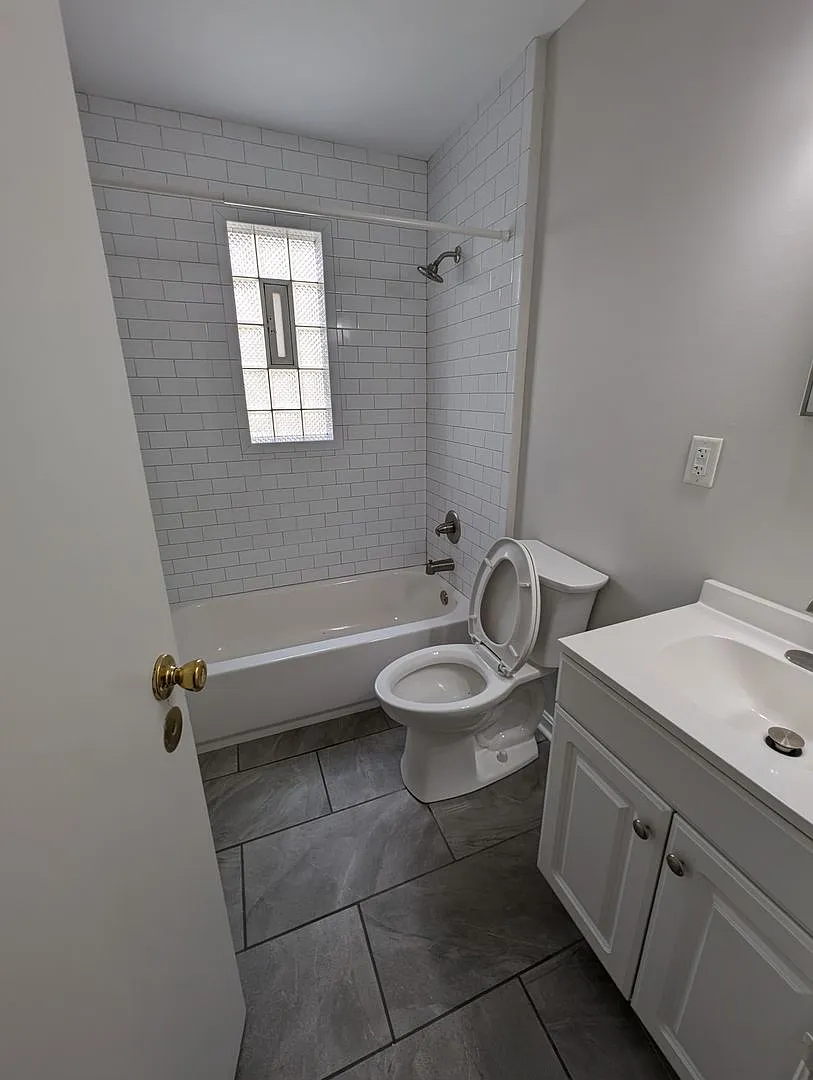 Quiet Pleasant Ridge Apartment — Photo 4