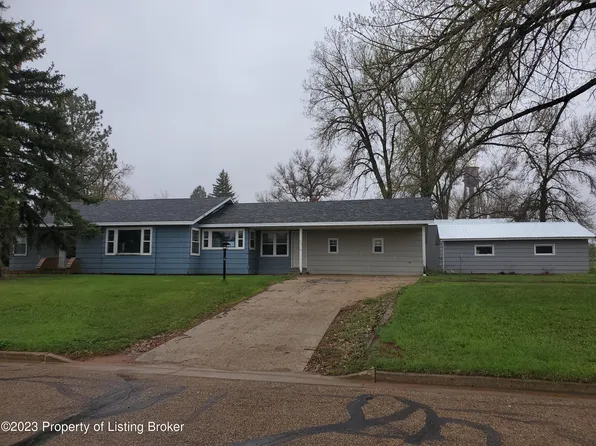 50 W 5th St, Regent, ND 58650
