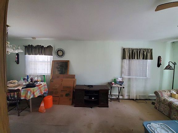 4th image of 1526 Linden Ave