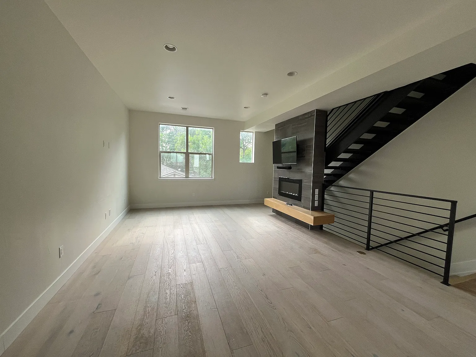 3 bed, 3.5 bath, 1731 sqft, $3,250 — Photo 4