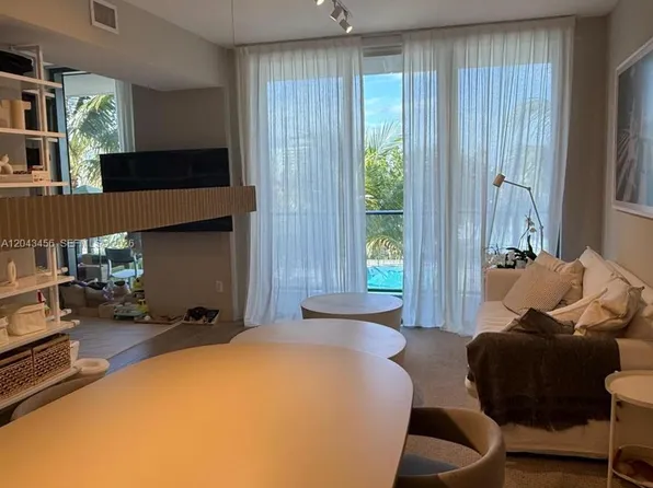 2960 NE 207th St, Aventura, FL