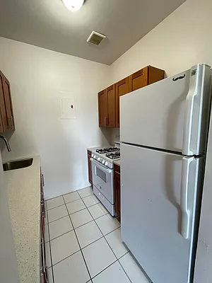 Rented by SAFEGUARD REALTY PARTNERS LLC | media 15