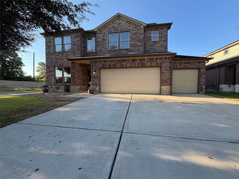 1st image of 5923 Carnaby Ln
