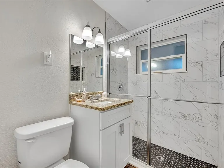 1221 Elinore Dr — Photo 19