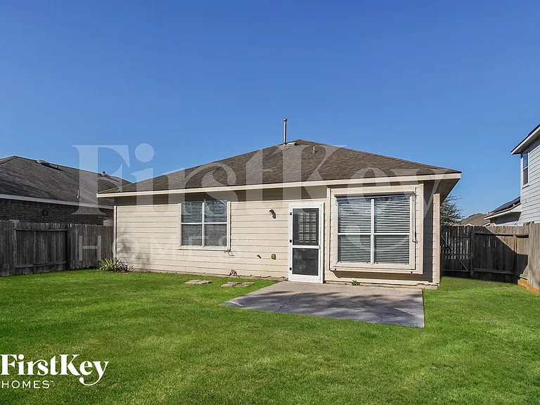 12911 Pine Meadows St — Photo 15