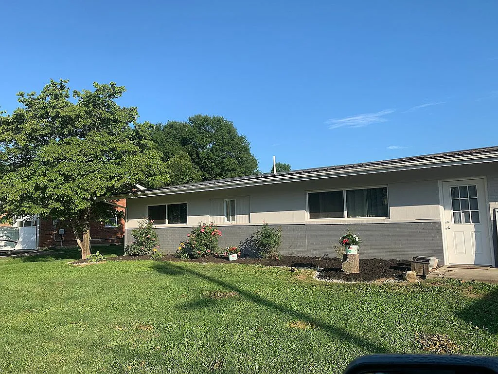 731 Ridge Ave photo 1