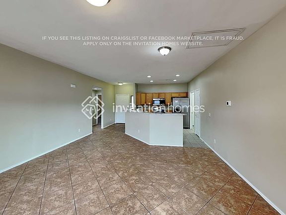 3rd image of 613 W Magdalena Ln