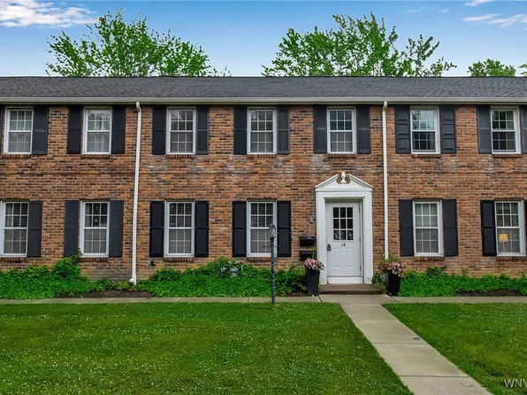 18 Thomas Jefferson Ln #L, Amherst, NY 14226