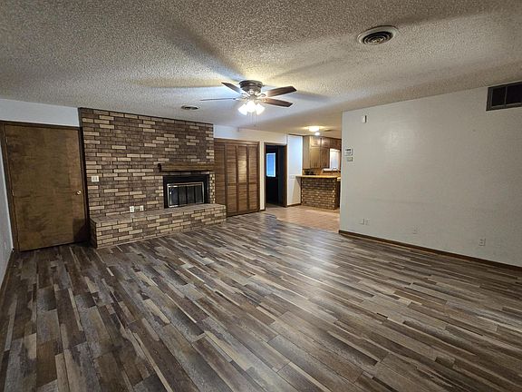 3rd image of 702 S Avenue S Lamesa