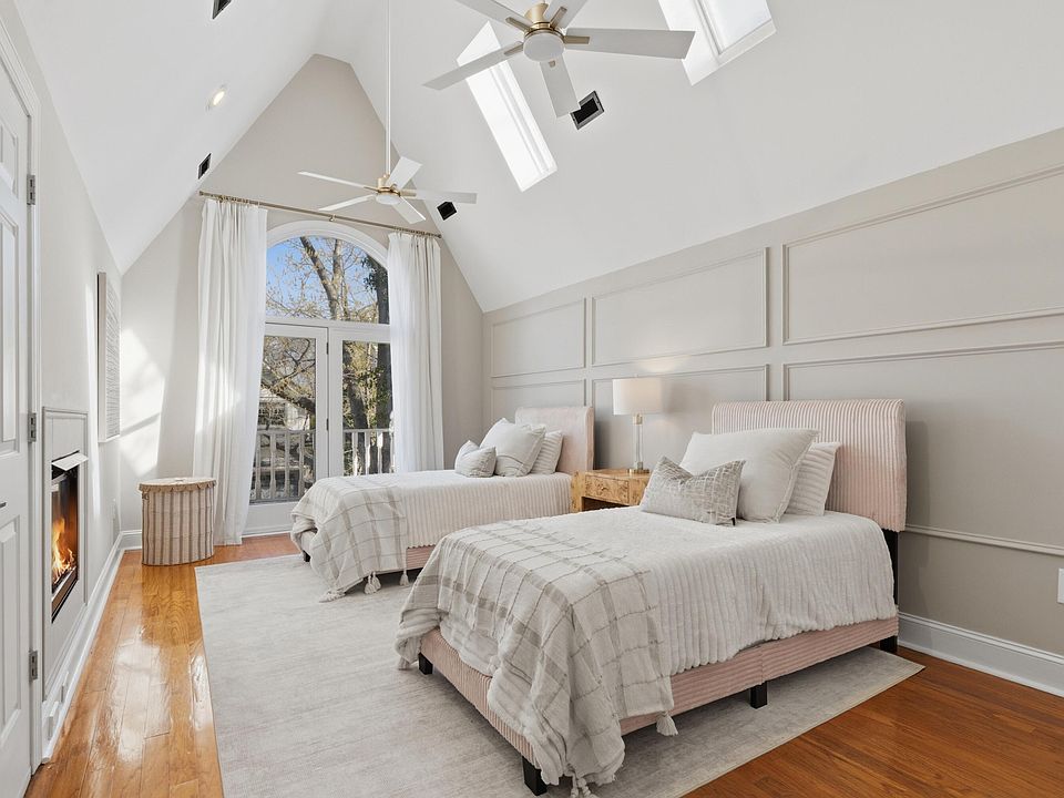 1st image of 204 Georgetown Rd