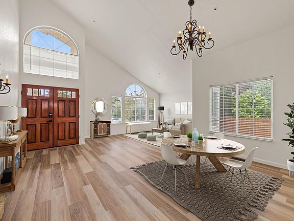 3rd image of 2466 Wine Country Avenue