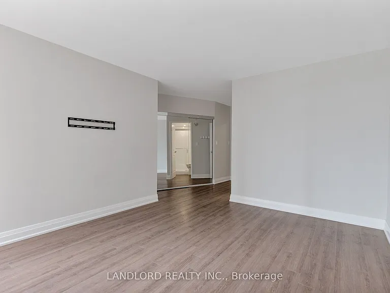 33 Harbour Sq #2208 — Photo 28