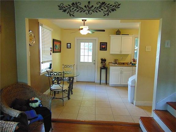 4th image of 423 Avenue E