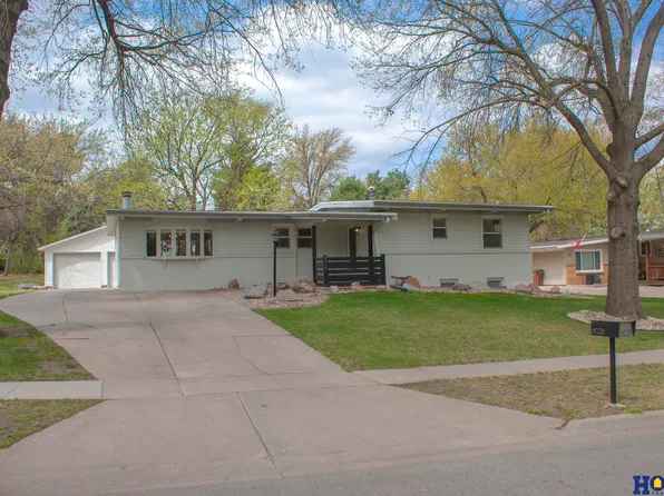 6021 Meadowbrook Ln, Lincoln, NE 68510