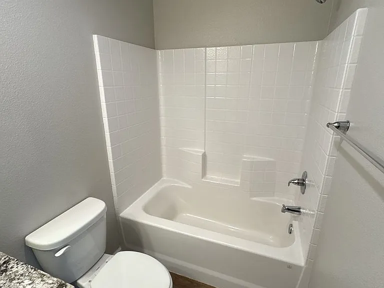 414 S Summit St #101-104 — Photo 26