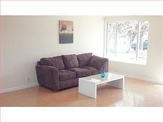 4th image of 701 Lakehaven Dr