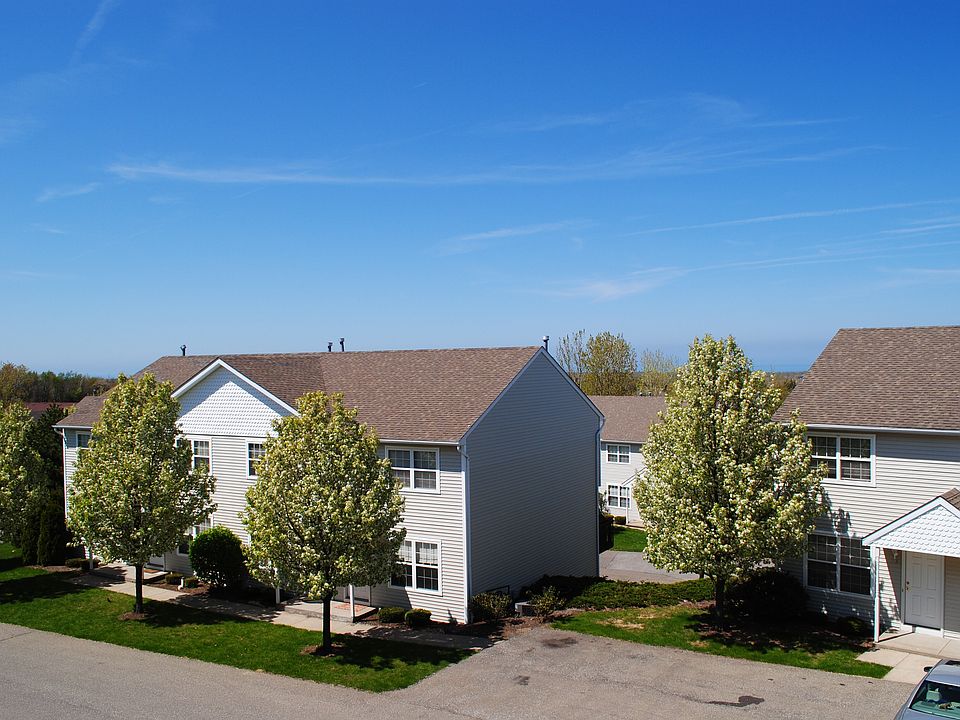 1st image of 2258 Lakeview Dr