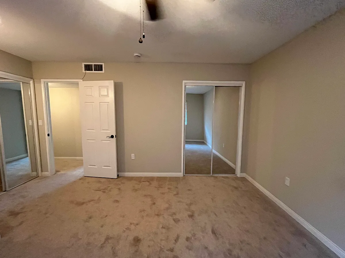 Building Photo - 25981 Coombe Hill Dr