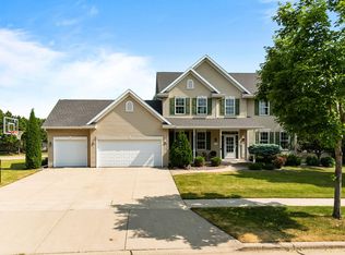 232 E Stratford Ln, Appleton, WI 54914