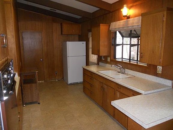 2nd image of 22881 Golf Club Dr
