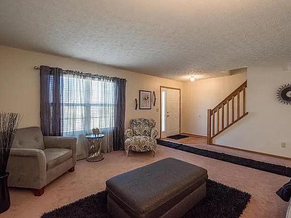 5th image of 7855 Fairfax Loop Dr