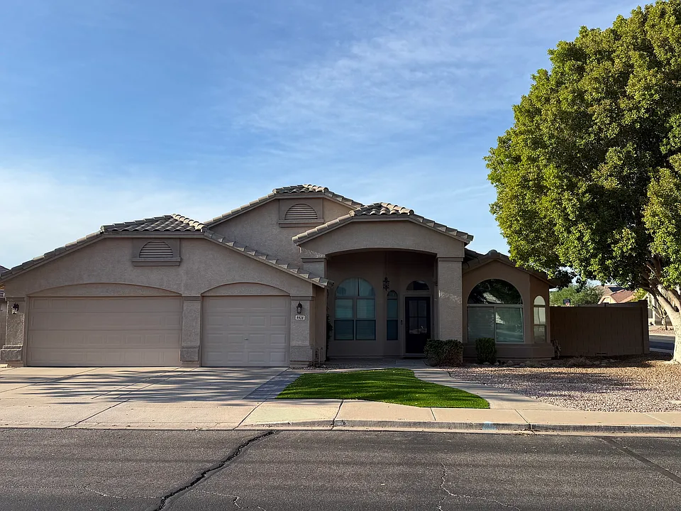 9928 E Posada Ave
