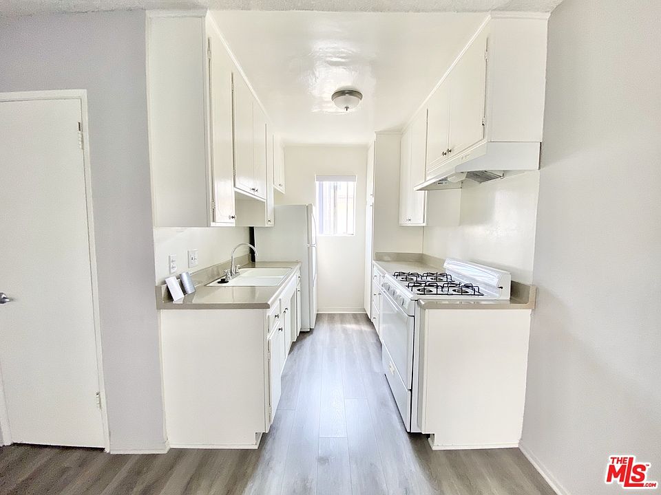 1st image of 1825 Butler Ave #5A