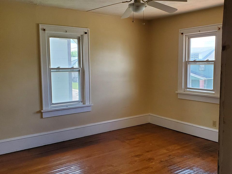2nd image of 2337 10th St NW