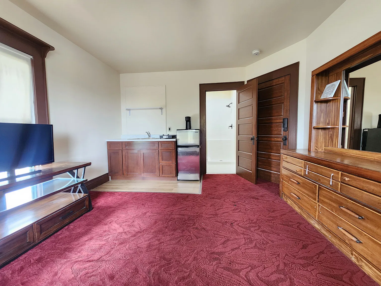 Studio, $1,250 — Photo 1