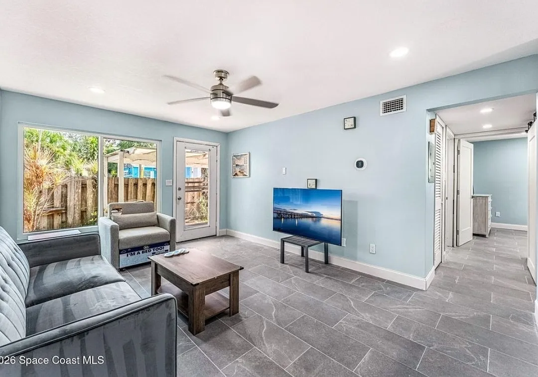2189 Pineapple Ave — Photo 4