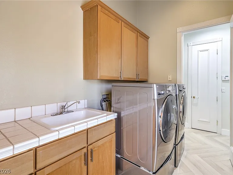 7520 Captains Harbor Dr — Photo 41