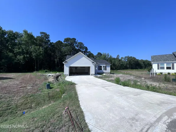 110 Hampshire Place, Kenly, NC 27542