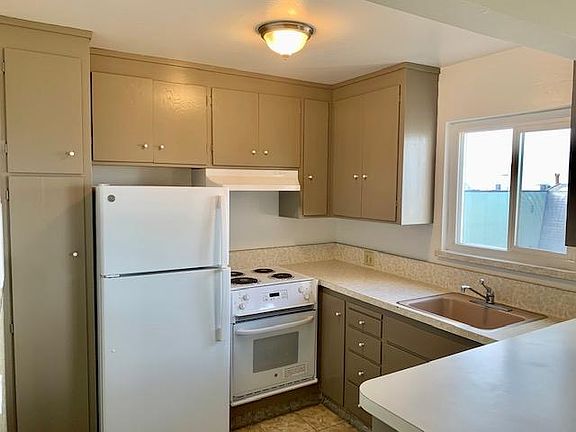 2nd image of 2707 44th Ave APT 6