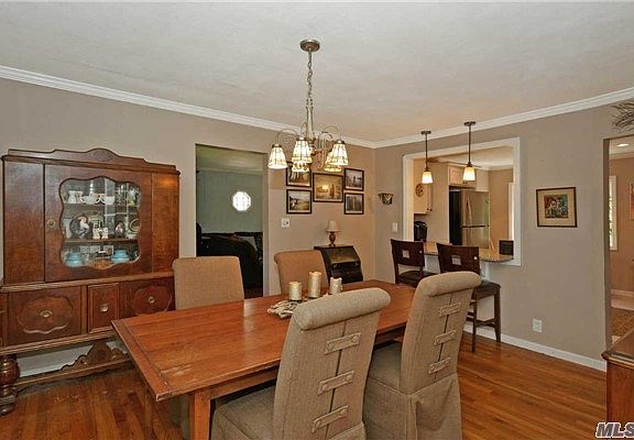 5th image of 61 Hawthorne Ave