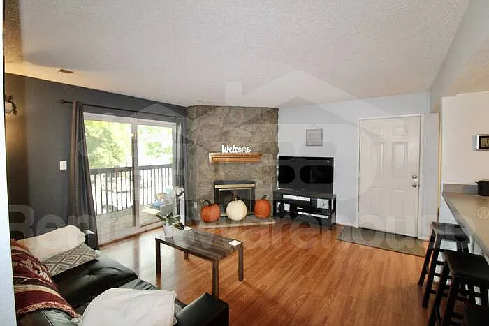 6388 Oak Ct #207 — Photo 2