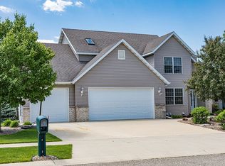 2965 Rosemary Ln NE, Rochester, MN 55906