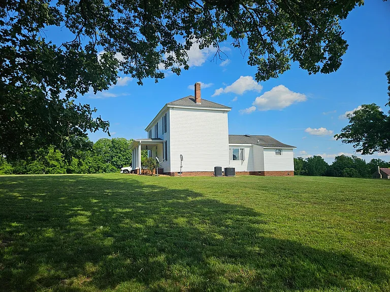 22864 Prince Edward Hwy — Photo 6