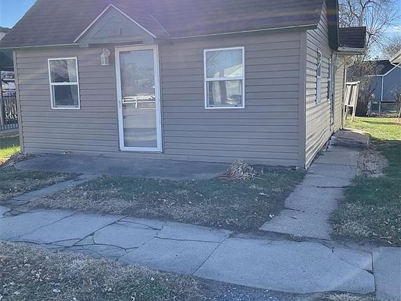 2nd image of 251 3rd Ave
